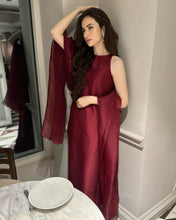 Load image into Gallery viewer, AZ LIOR SILK-COLLECTION FARSHI MAROON STITCH